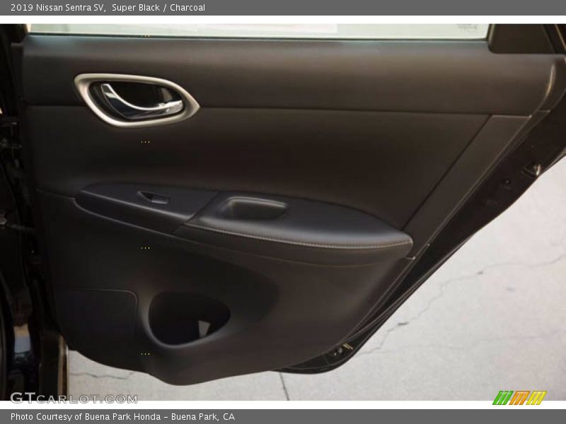 Super Black / Charcoal 2019 Nissan Sentra SV