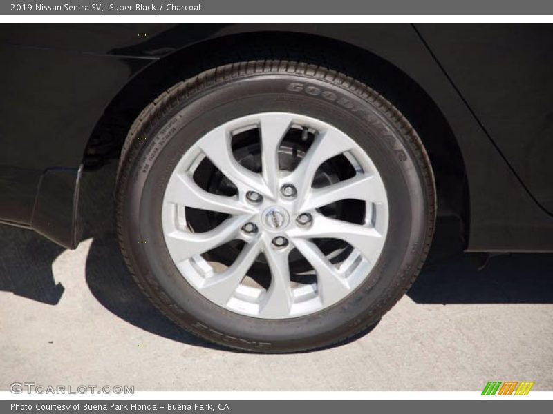 Super Black / Charcoal 2019 Nissan Sentra SV