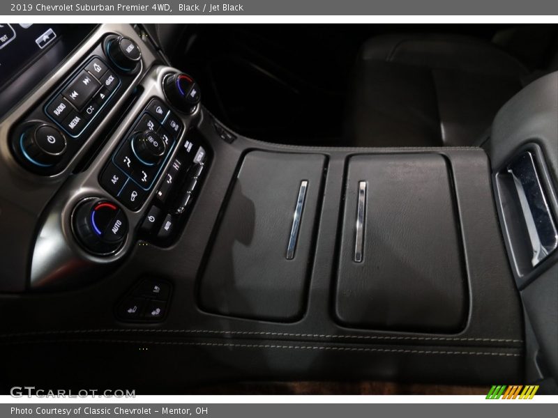 Black / Jet Black 2019 Chevrolet Suburban Premier 4WD