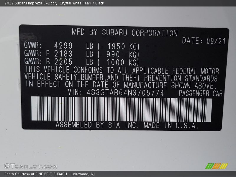 Crystal White Pearl / Black 2022 Subaru Impreza 5-Door