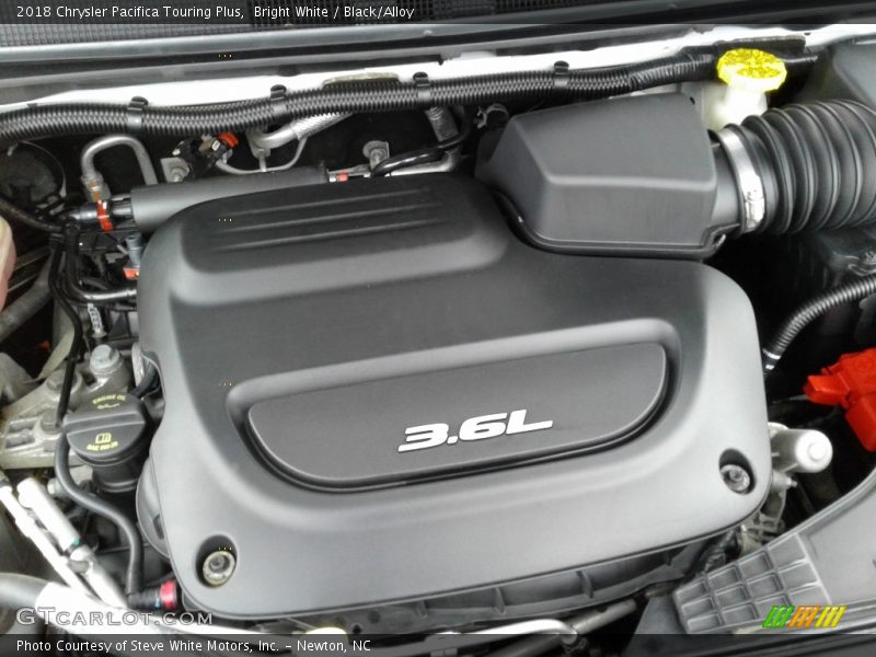 Bright White / Black/Alloy 2018 Chrysler Pacifica Touring Plus