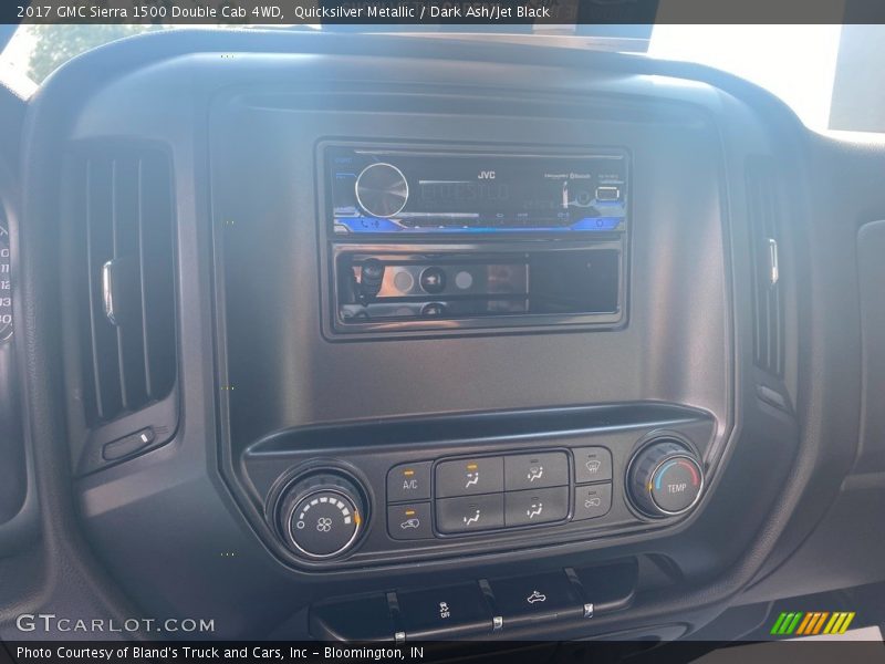 Quicksilver Metallic / Dark Ash/Jet Black 2017 GMC Sierra 1500 Double Cab 4WD