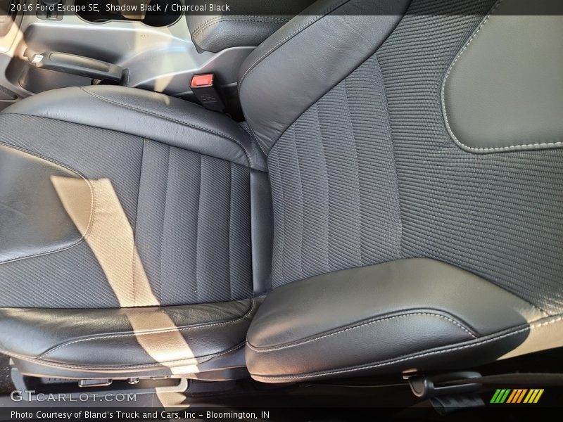 Shadow Black / Charcoal Black 2016 Ford Escape SE