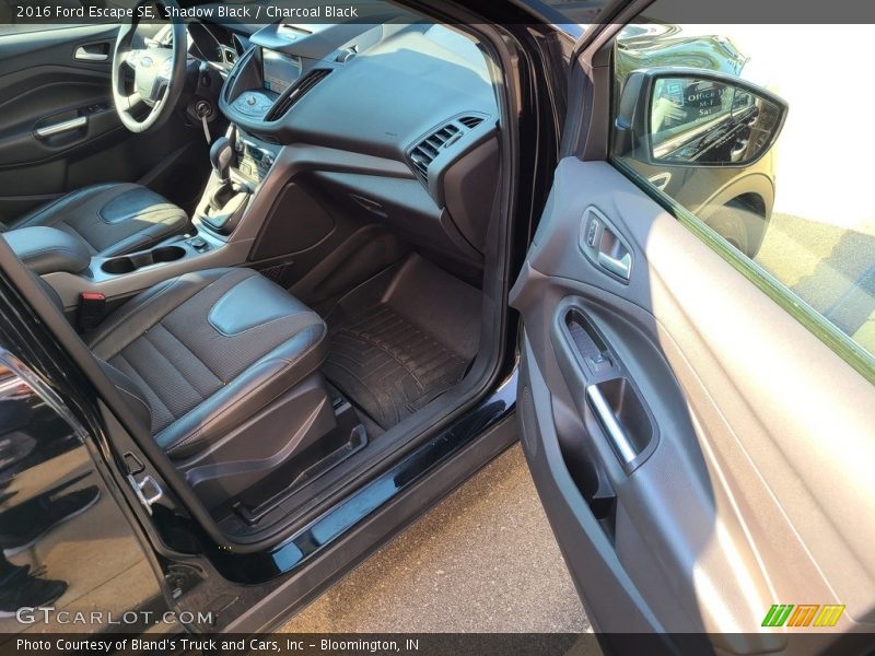 Shadow Black / Charcoal Black 2016 Ford Escape SE