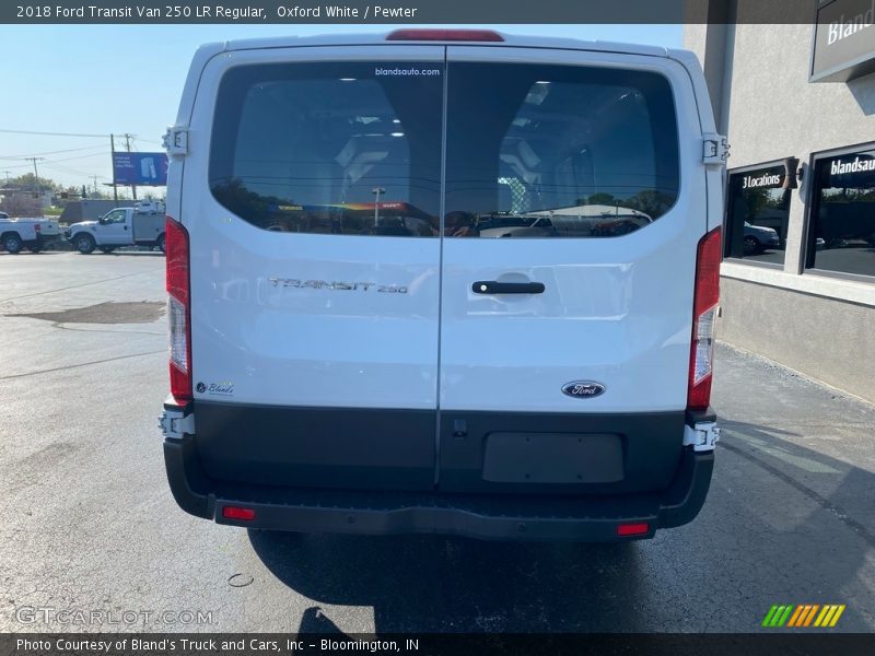 Oxford White / Pewter 2018 Ford Transit Van 250 LR Regular