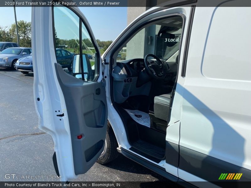 Oxford White / Pewter 2018 Ford Transit Van 250 LR Regular