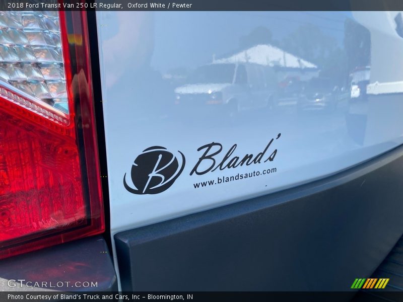 Oxford White / Pewter 2018 Ford Transit Van 250 LR Regular