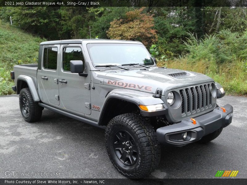 Front 3/4 View of 2021 Gladiator Mojave 4x4