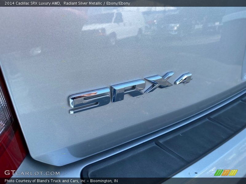 Radiant Silver Metallic / Ebony/Ebony 2014 Cadillac SRX Luxury AWD