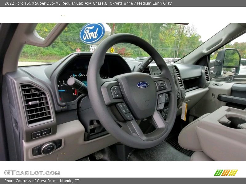 Oxford White / Medium Earth Gray 2022 Ford F550 Super Duty XL Regular Cab 4x4 Chassis