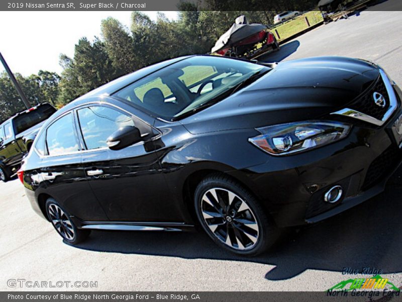 Super Black / Charcoal 2019 Nissan Sentra SR