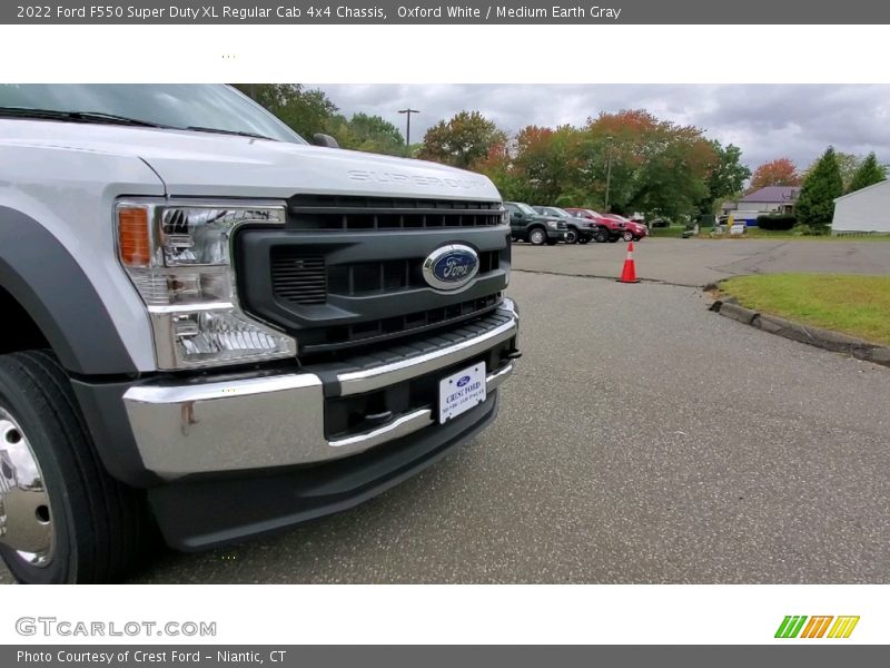 Oxford White / Medium Earth Gray 2022 Ford F550 Super Duty XL Regular Cab 4x4 Chassis