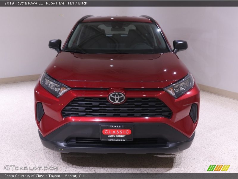 Ruby Flare Pearl / Black 2019 Toyota RAV4 LE