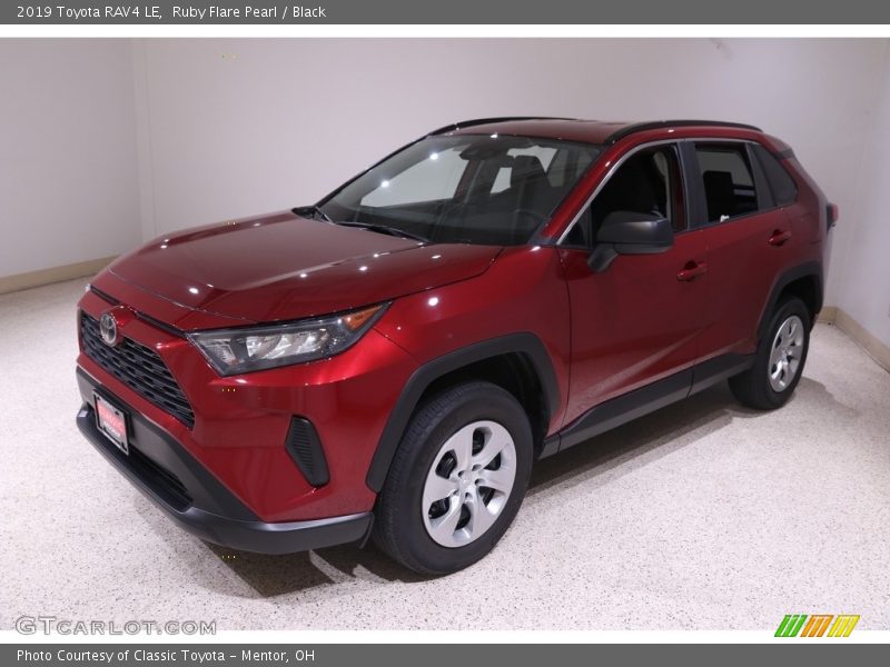 Ruby Flare Pearl / Black 2019 Toyota RAV4 LE