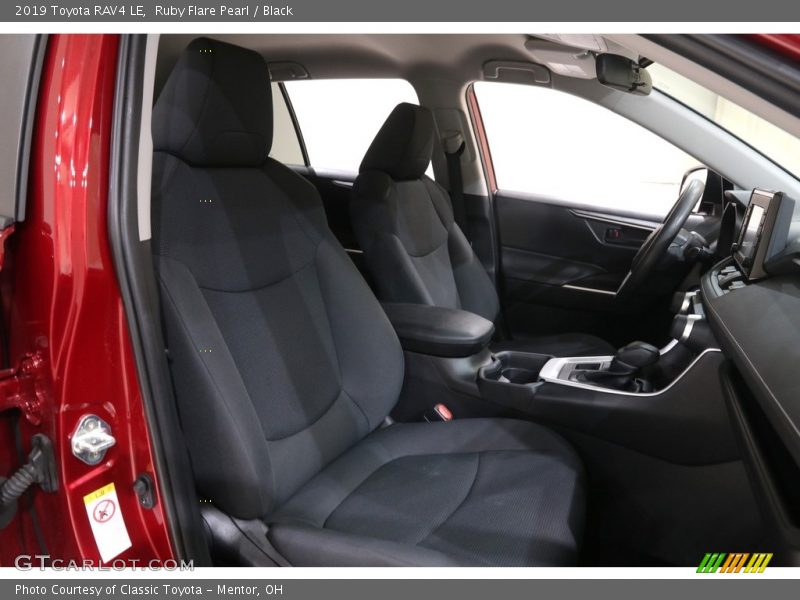 Ruby Flare Pearl / Black 2019 Toyota RAV4 LE