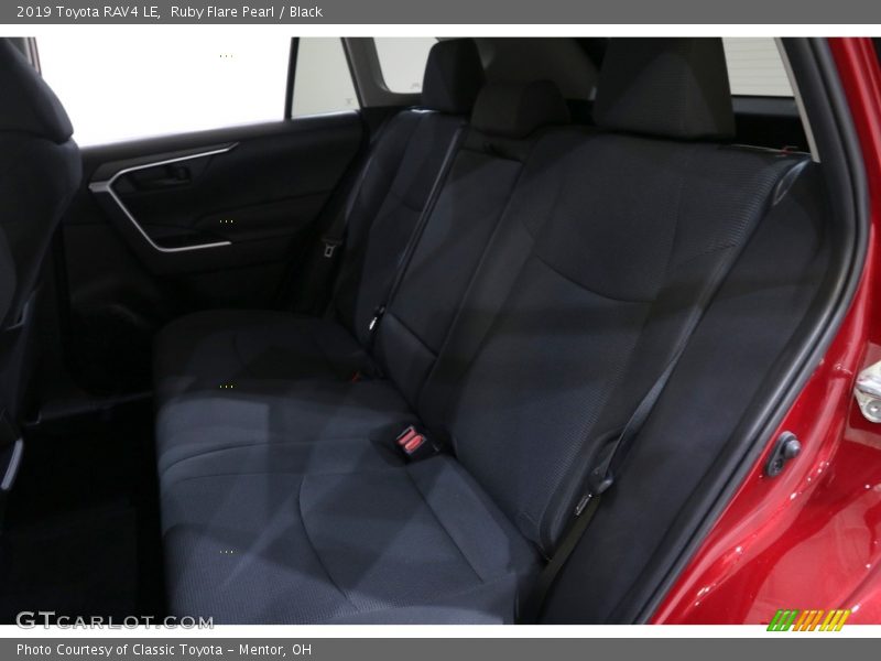 Ruby Flare Pearl / Black 2019 Toyota RAV4 LE