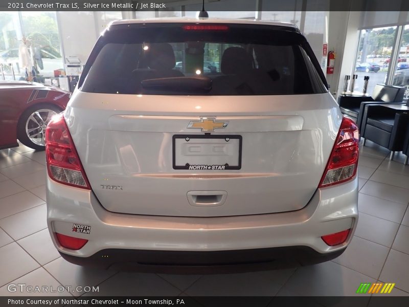Silver Ice Metallic / Jet Black 2021 Chevrolet Trax LS