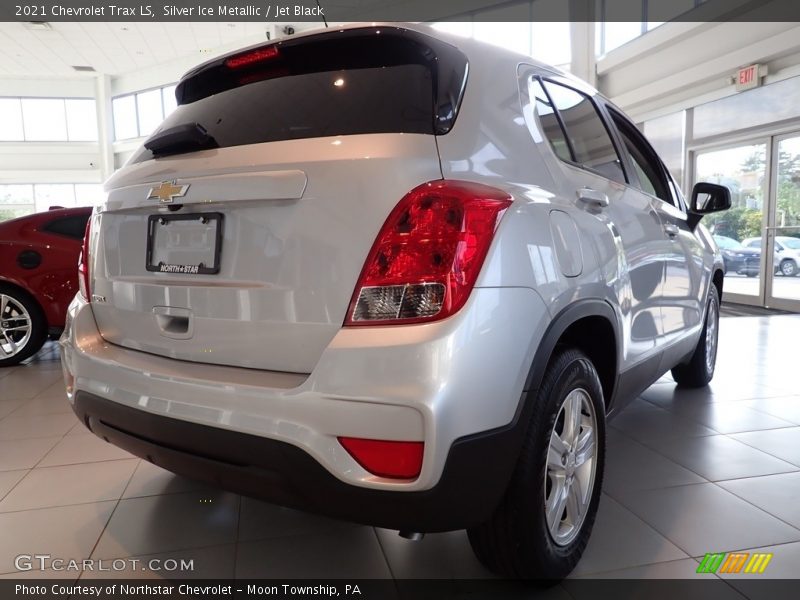 Silver Ice Metallic / Jet Black 2021 Chevrolet Trax LS