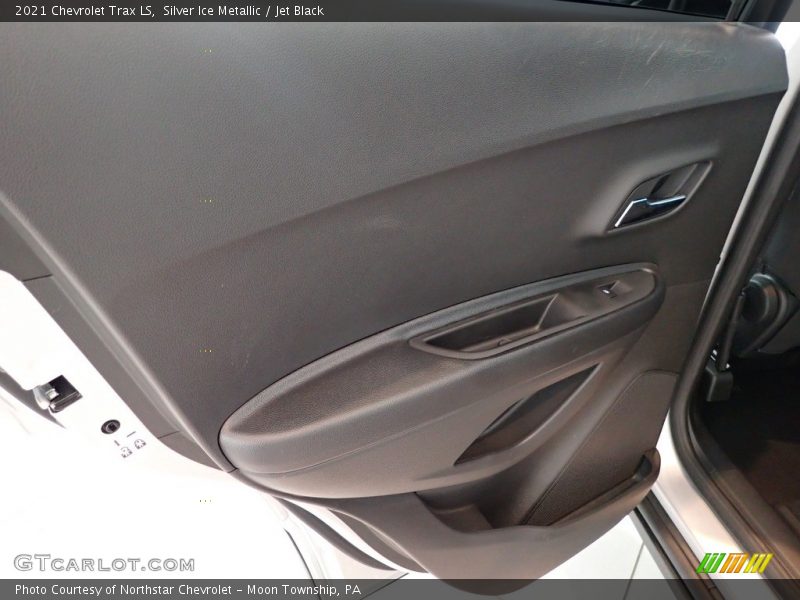 Silver Ice Metallic / Jet Black 2021 Chevrolet Trax LS