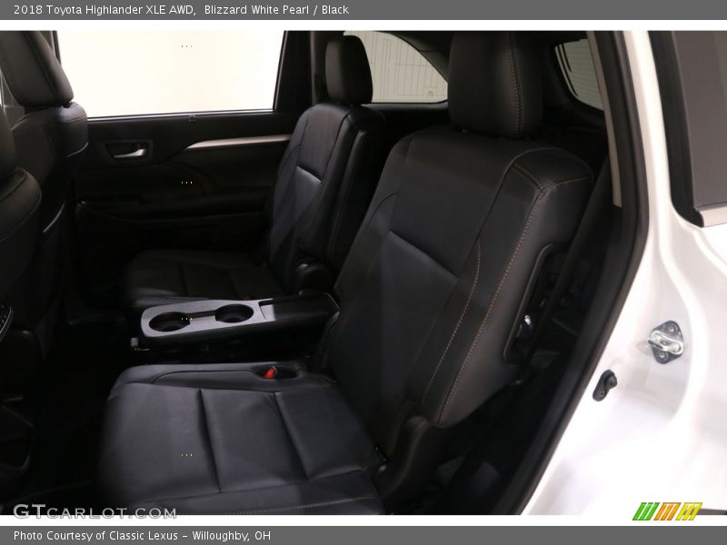 Blizzard White Pearl / Black 2018 Toyota Highlander XLE AWD