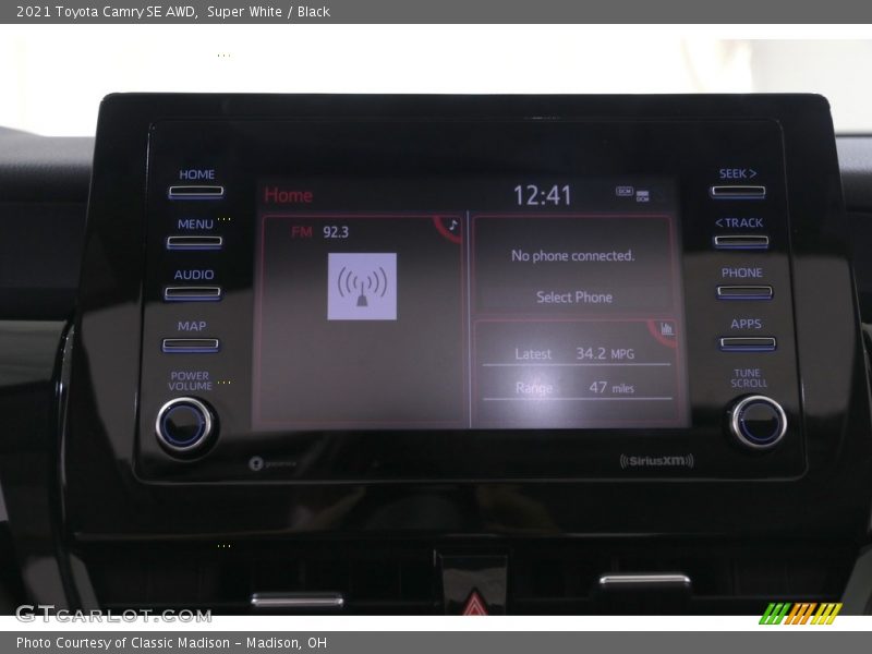 Super White / Black 2021 Toyota Camry SE AWD