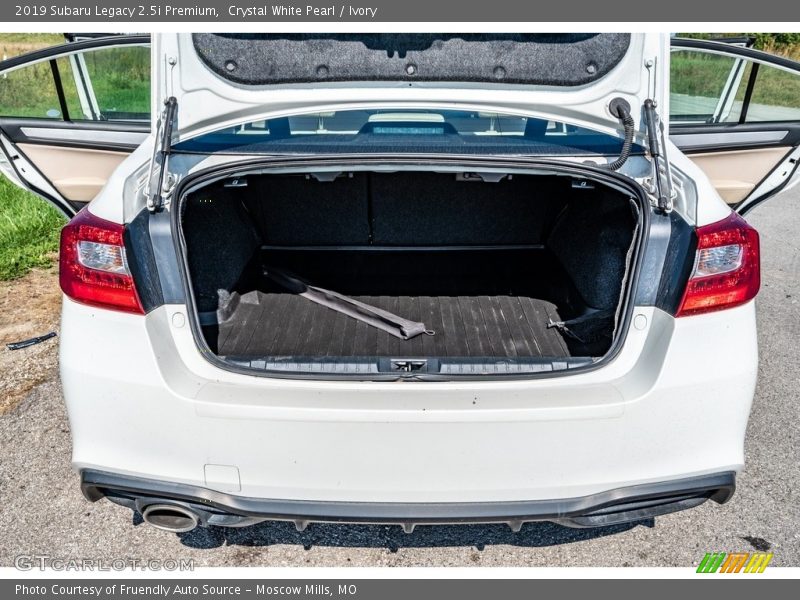 Crystal White Pearl / Ivory 2019 Subaru Legacy 2.5i Premium