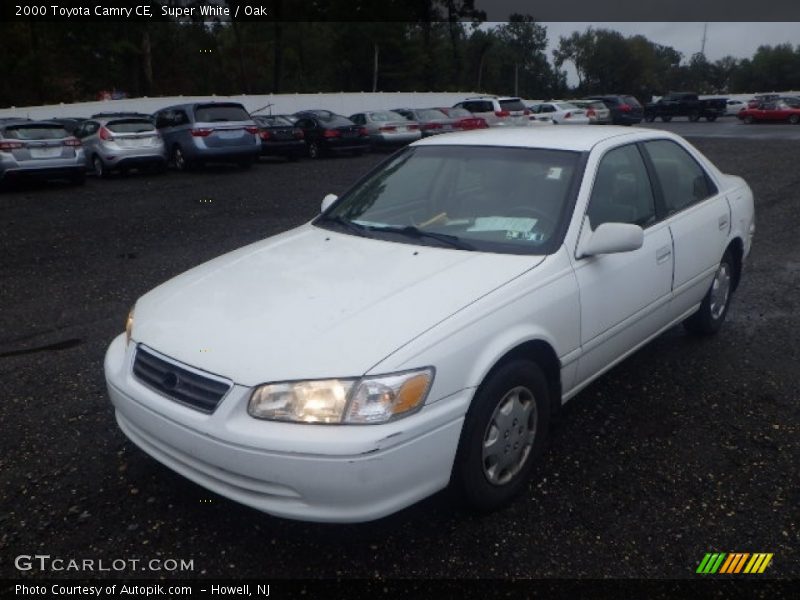 Super White / Oak 2000 Toyota Camry CE