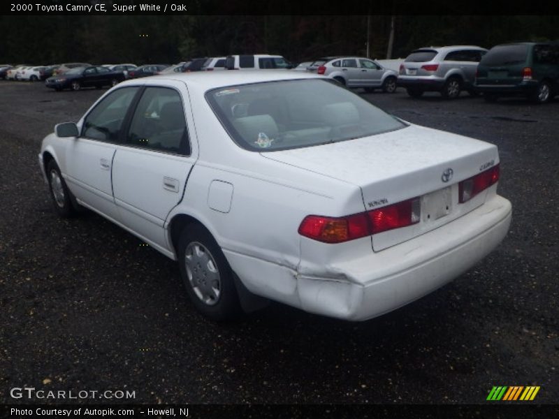 Super White / Oak 2000 Toyota Camry CE