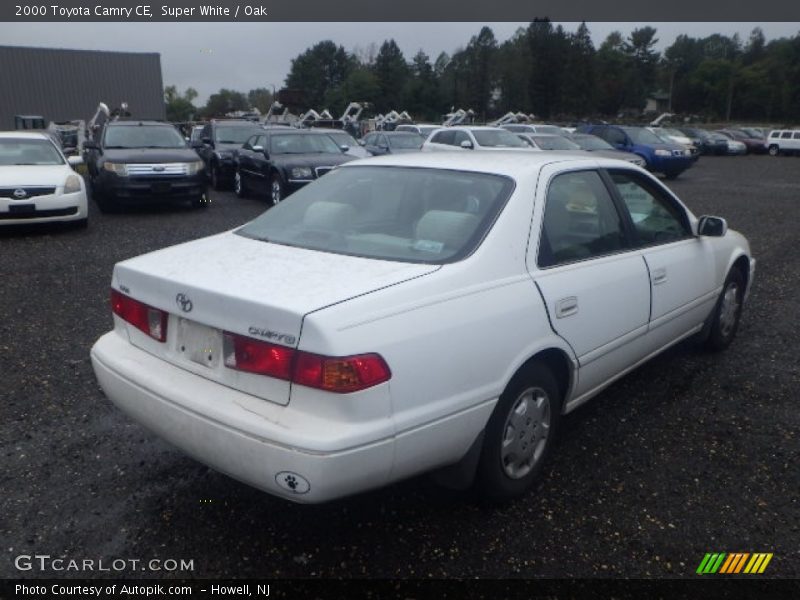 Super White / Oak 2000 Toyota Camry CE