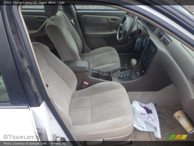 Super White / Oak 2000 Toyota Camry CE