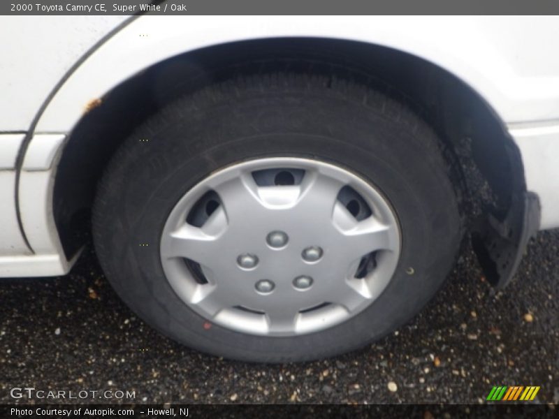 Super White / Oak 2000 Toyota Camry CE