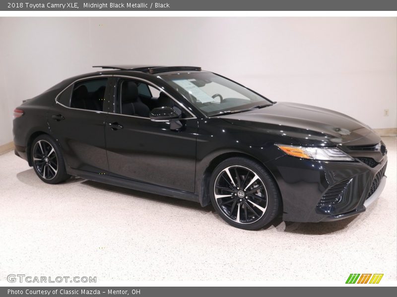 Midnight Black Metallic / Black 2018 Toyota Camry XLE