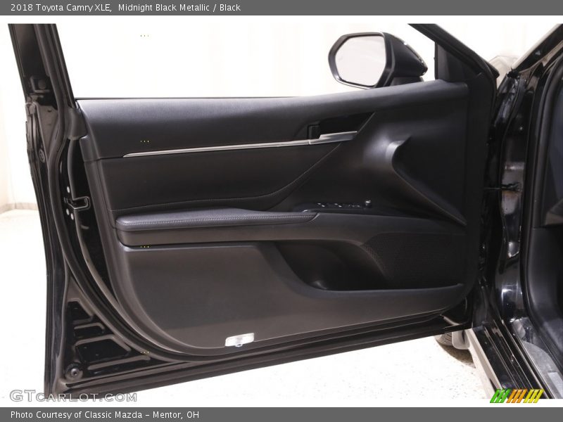 Midnight Black Metallic / Black 2018 Toyota Camry XLE