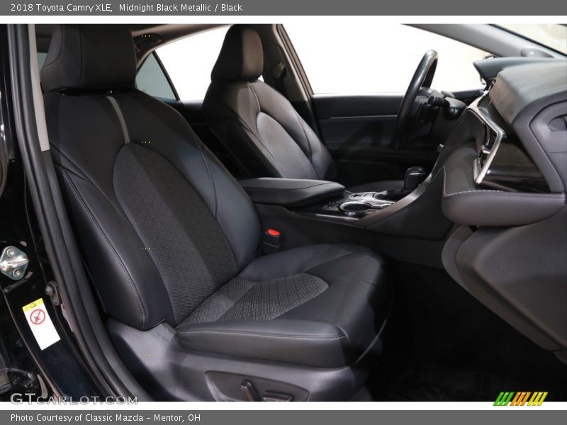 Midnight Black Metallic / Black 2018 Toyota Camry XLE