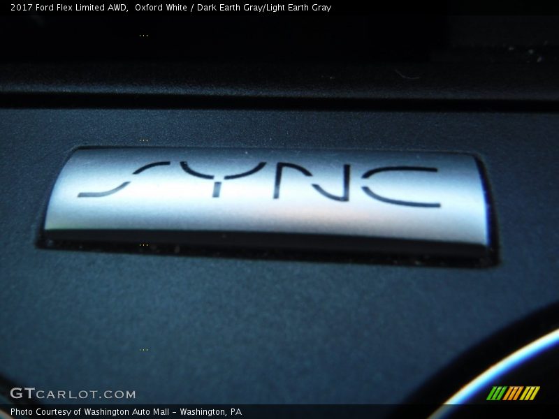 Oxford White / Dark Earth Gray/Light Earth Gray 2017 Ford Flex Limited AWD
