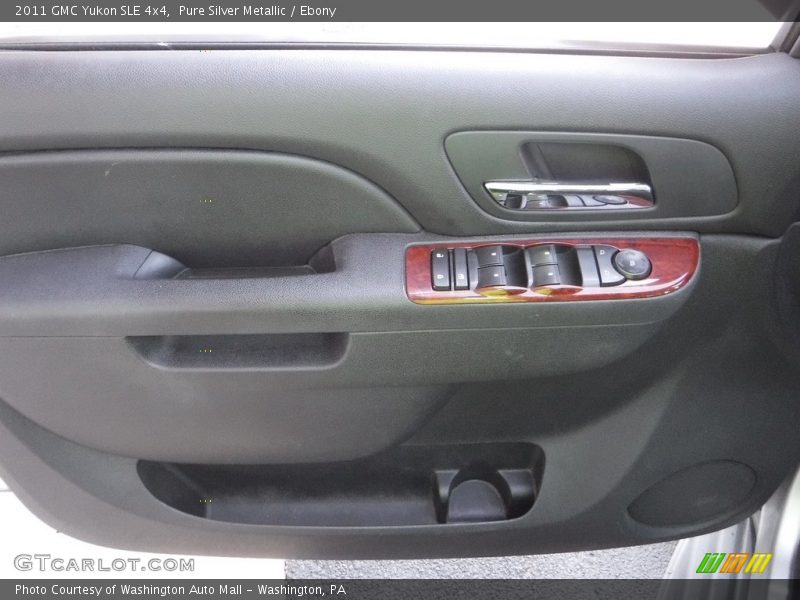 Pure Silver Metallic / Ebony 2011 GMC Yukon SLE 4x4