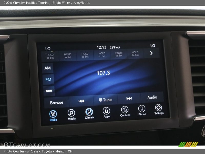 Bright White / Alloy/Black 2020 Chrysler Pacifica Touring