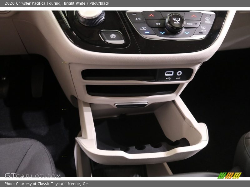 Bright White / Alloy/Black 2020 Chrysler Pacifica Touring