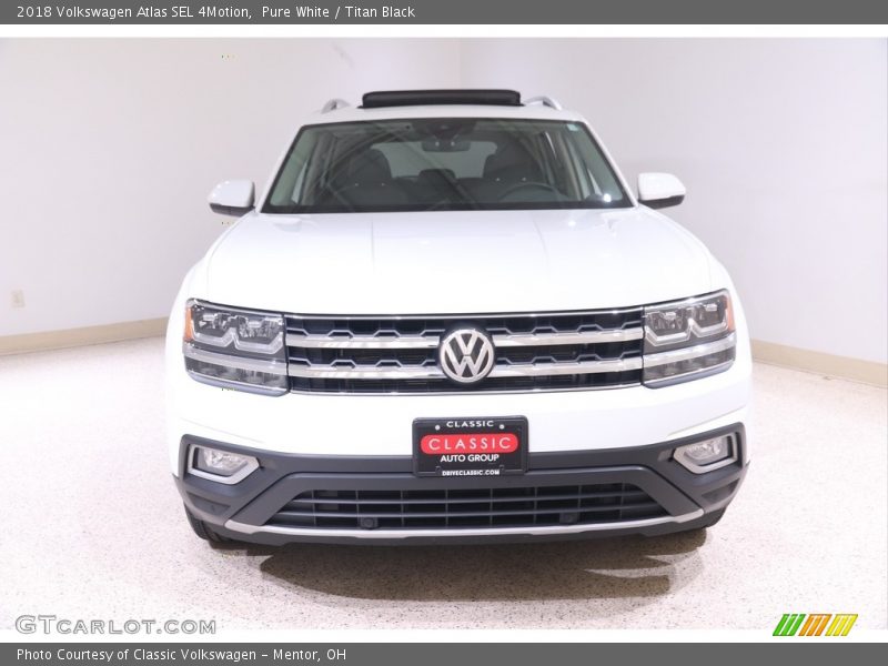 Pure White / Titan Black 2018 Volkswagen Atlas SEL 4Motion