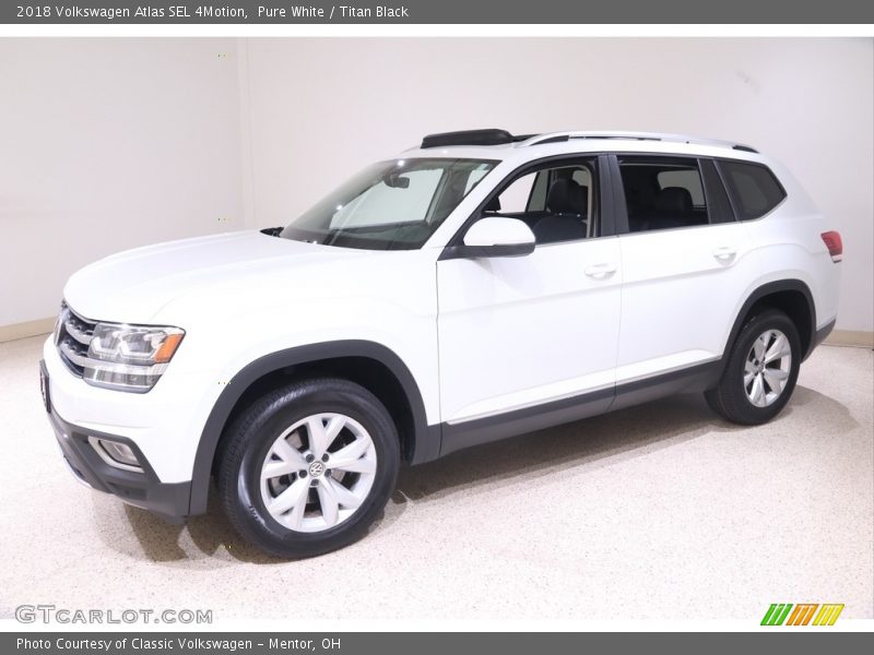 Pure White / Titan Black 2018 Volkswagen Atlas SEL 4Motion