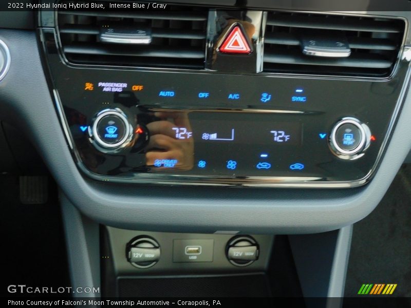 Controls of 2022 Ioniq Hybrid Blue