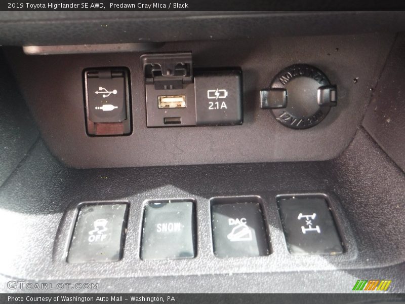 Predawn Gray Mica / Black 2019 Toyota Highlander SE AWD