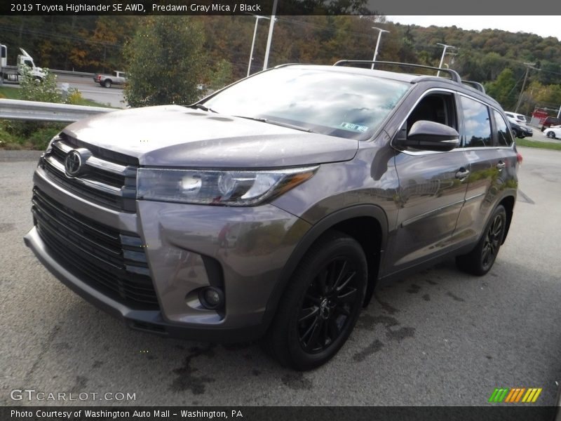 Predawn Gray Mica / Black 2019 Toyota Highlander SE AWD