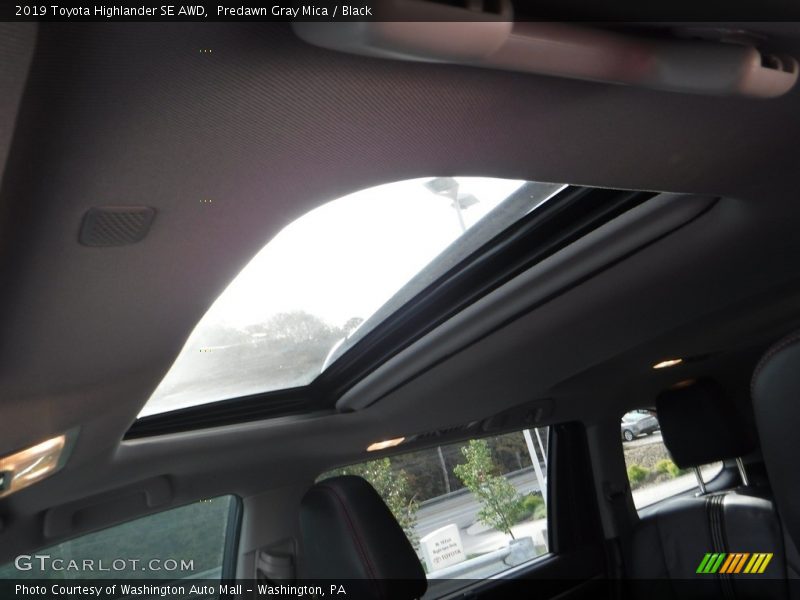 Predawn Gray Mica / Black 2019 Toyota Highlander SE AWD