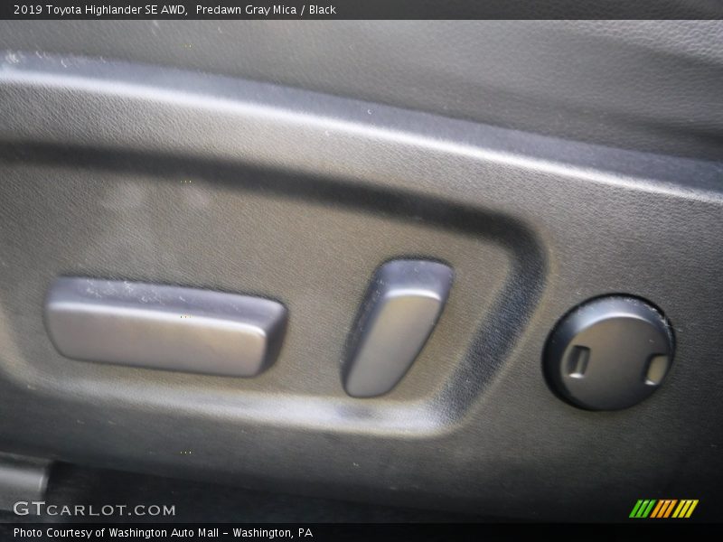 Predawn Gray Mica / Black 2019 Toyota Highlander SE AWD