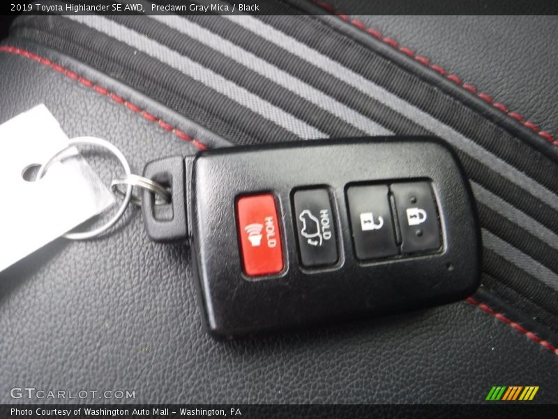 Predawn Gray Mica / Black 2019 Toyota Highlander SE AWD