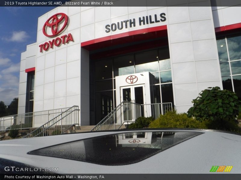 Blizzard Pearl White / Black 2019 Toyota Highlander SE AWD