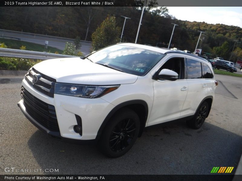 Blizzard Pearl White / Black 2019 Toyota Highlander SE AWD