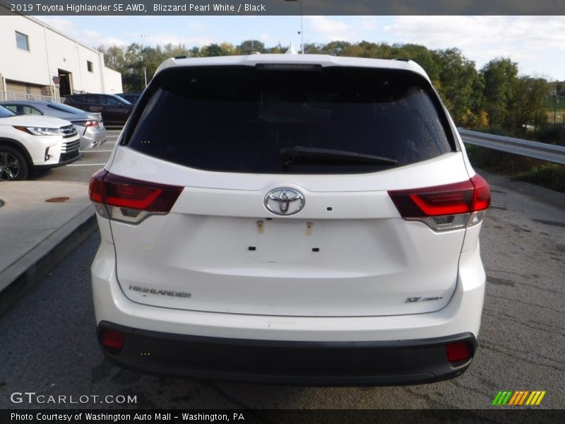 Blizzard Pearl White / Black 2019 Toyota Highlander SE AWD