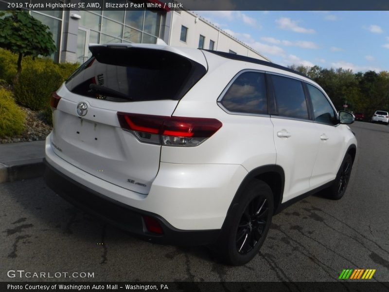 Blizzard Pearl White / Black 2019 Toyota Highlander SE AWD